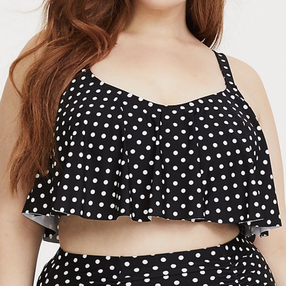 Torrid Size 1 Polka Dot Black and White Wireless Flounce Bikini Top